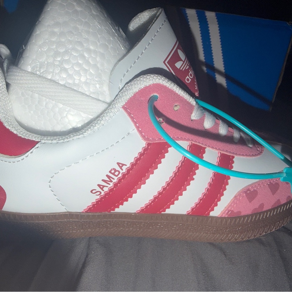 Sambas Pink and White Heart Pattern Sneakers (limited edition) - Picture 3 of 4